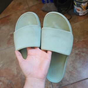 lululemon blissful slides